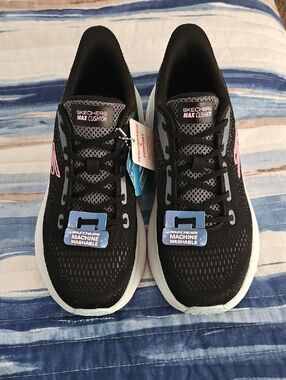 Skechers Black Sneakers with Pink Logo and Light Mint Sole